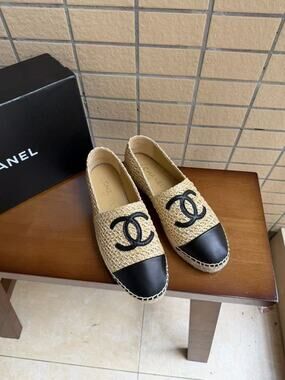 Chanel Beige Raffia Espadrilles Black Leather Cap Toe CC Logo Slip-On Flats🌹
